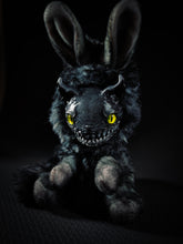 Load image into Gallery viewer, Cheshire - FIENDLINE Cryptid Art Doll Plush Toy
