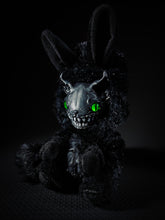 Load image into Gallery viewer, Emerin - FIENDLINE Cryptid Art Doll Plush Toy
