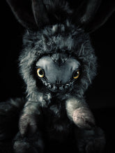 Load image into Gallery viewer, Thyuk - FREAPERS Cryptid Art Doll Plush Toy
