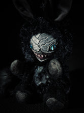 Load image into Gallery viewer, Ideohn - FREAPERS Cryptid Art Doll Plush Toy
