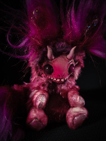 Corinthuul - FRIENDPHIBIAN Cryptid Art Doll Plush Toy