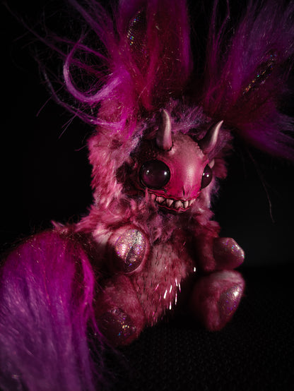 Corinthuul - FRIENDPHIBIAN Cryptid Art Doll Plush Toy