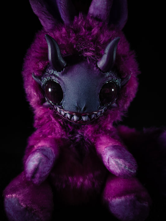 Reeful - FRIENDPHIBIAN Cryptid Art Doll Plush Toy