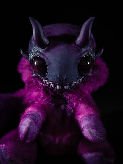 Reeful - FRIENDPHIBIAN Cryptid Art Doll Plush Toy