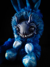 Load image into Gallery viewer, Osheill - FRIENDPHIBIAN Cryptid Art Doll Plush Toy
