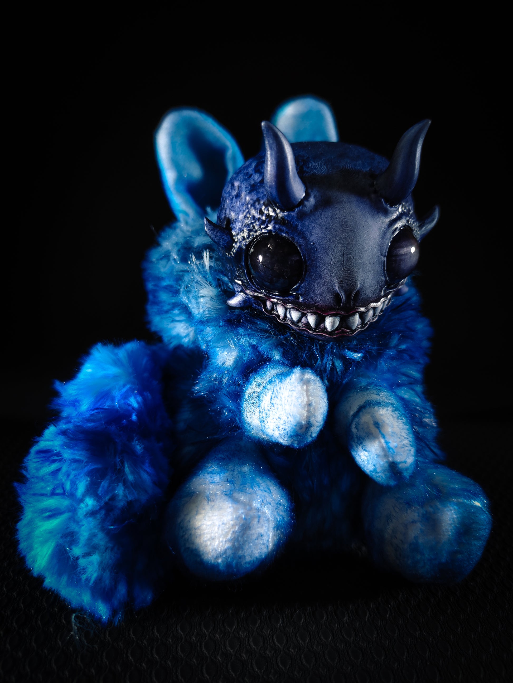 Osheill - FRIENDPHIBIAN Cryptid Art Doll Plush Toy