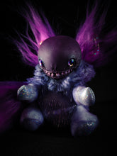 Load image into Gallery viewer, Fluzltoth - FRIEND Cryptid Art Doll Plush Toy
