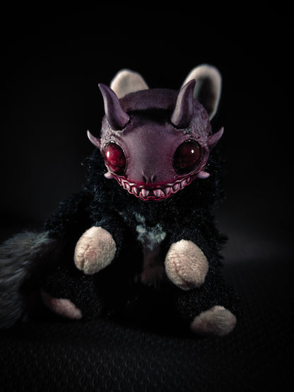 Dagyuin - FRIENDPHIBIAN Cryptid Art Doll Plush Toy