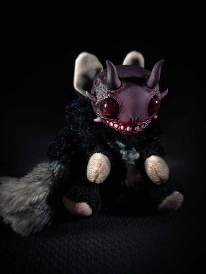 Dagyuin - FRIENDPHIBIAN Cryptid Art Doll Plush Toy