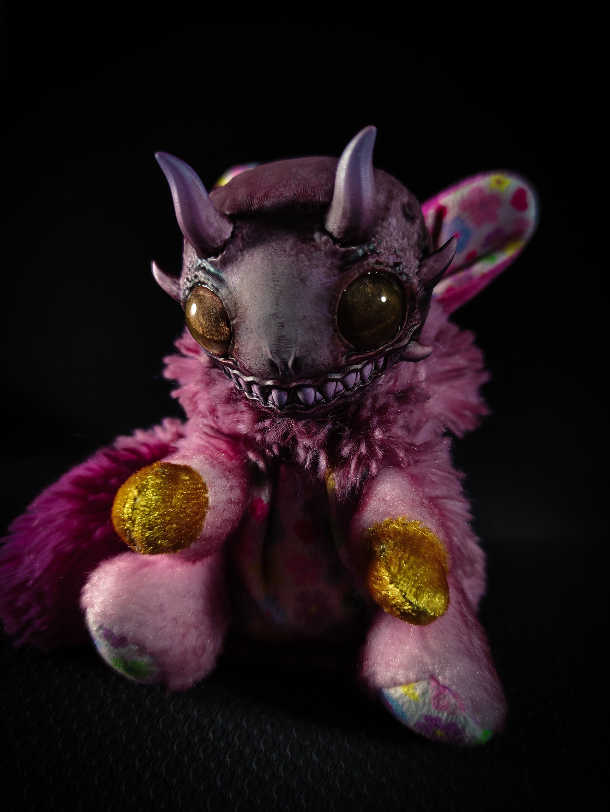 Shimyuld - FRIENDPHIBIAN Cryptid Art Doll Plush Toy