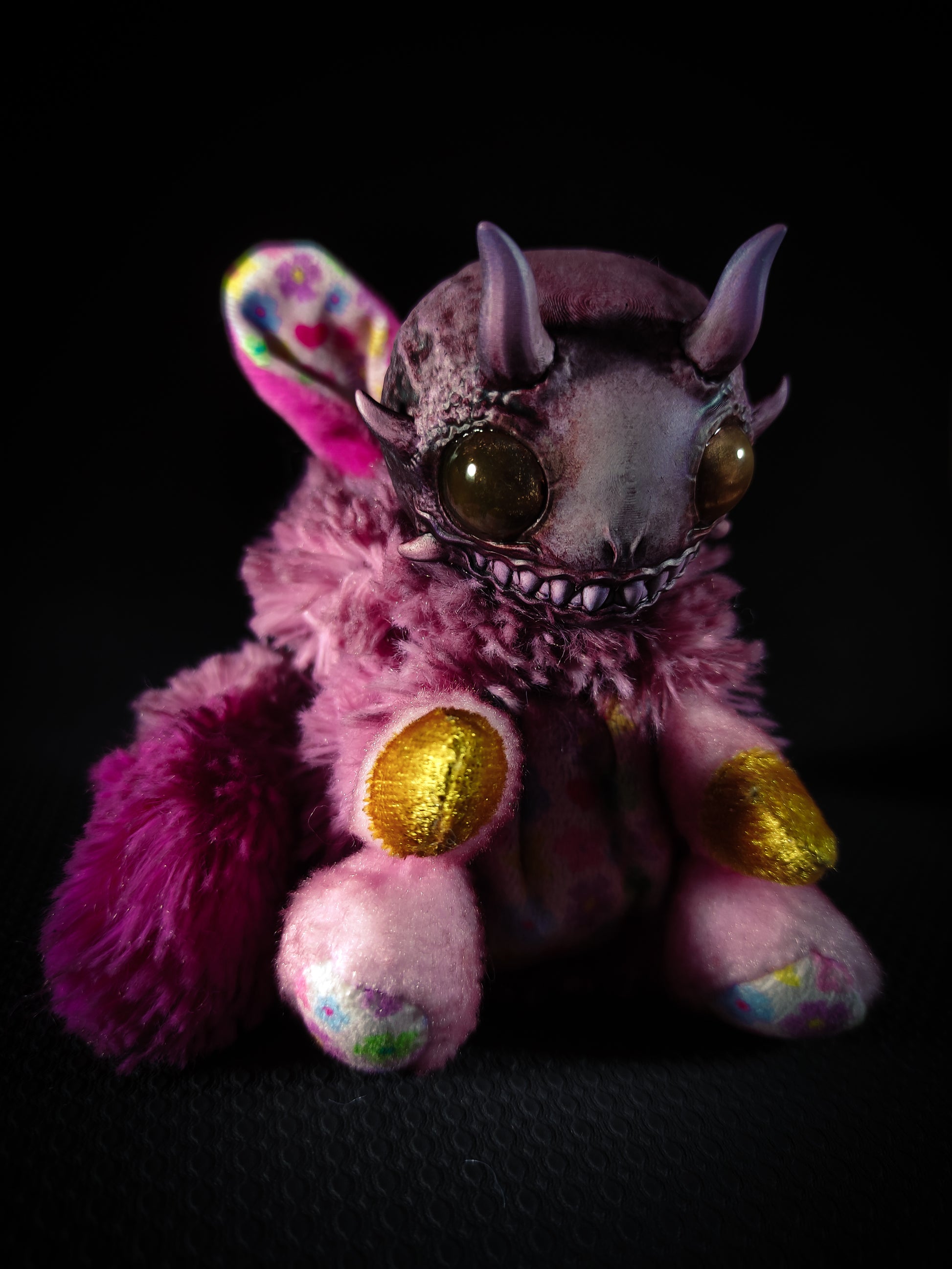 Shimyuld - FRIENDPHIBIAN Cryptid Art Doll Plush Toy