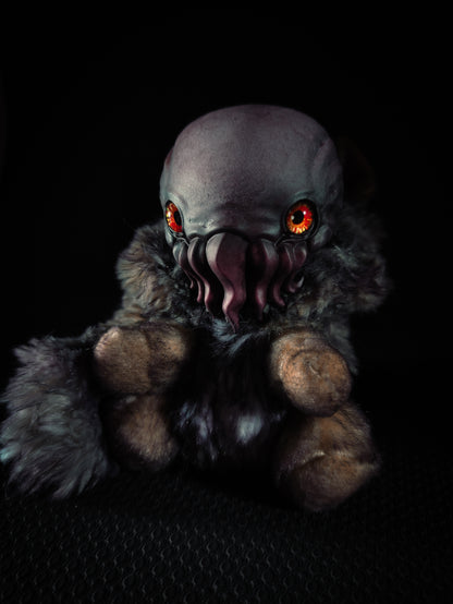 Cuthomal - FRIENDTHULU Cryptid Art Doll Plush Toy