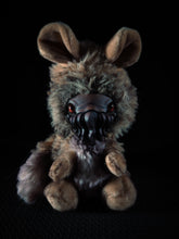 Load image into Gallery viewer, Sithocoa - FRIENDTHULU Cryptid Art Doll Plush Toy
