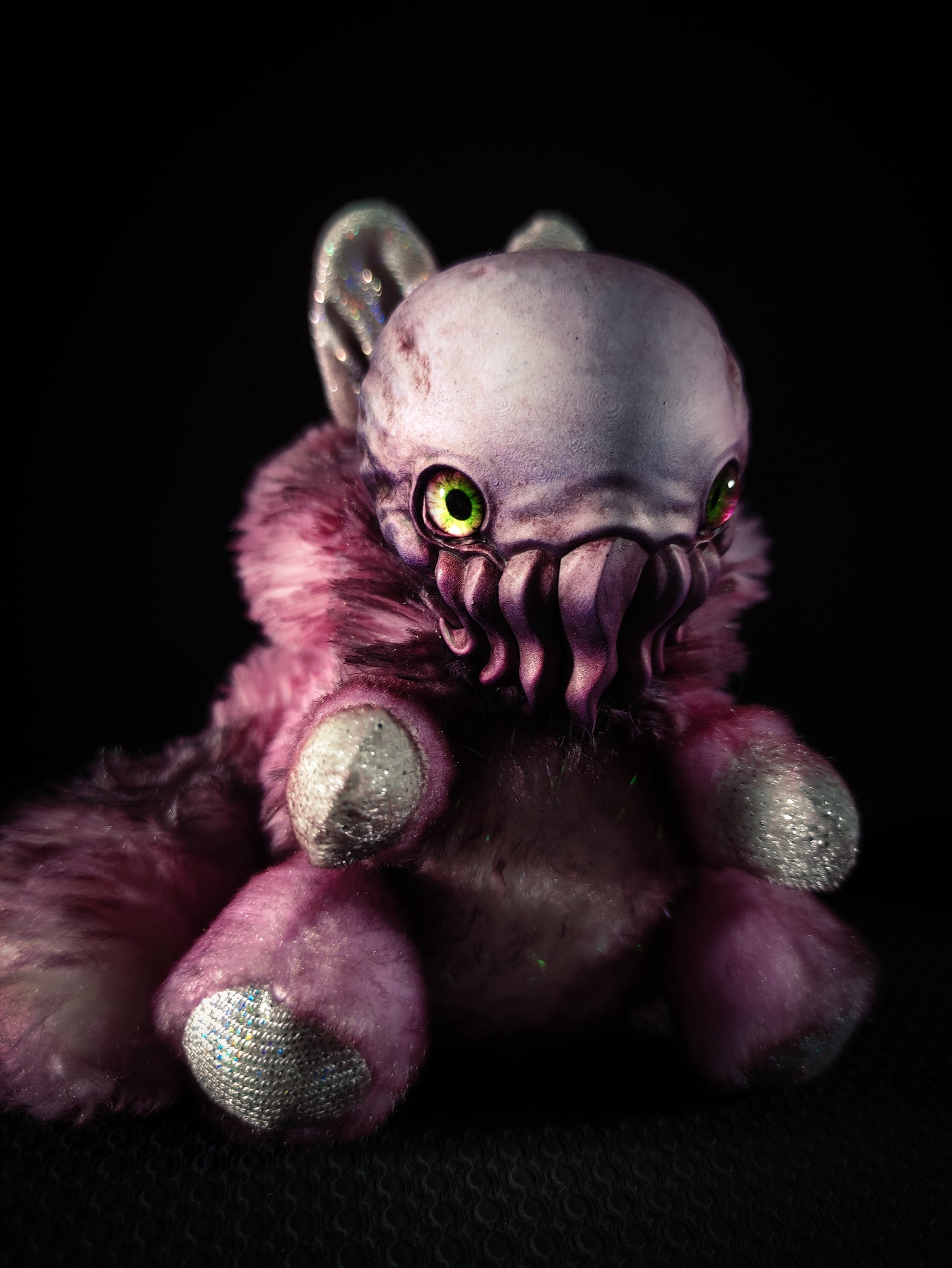 Glamshel - FRIENDTHULU Cryptid Art Doll Plush Toy