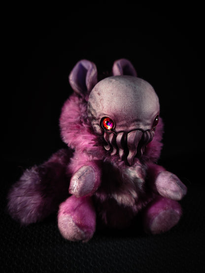 Flektch - FRIENDTHULU Cryptid Art Doll Plush Toy
