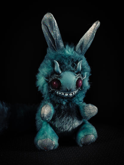 Pophibun - FRIENDPHIBIAN Cryptid Art Doll Plush Toy