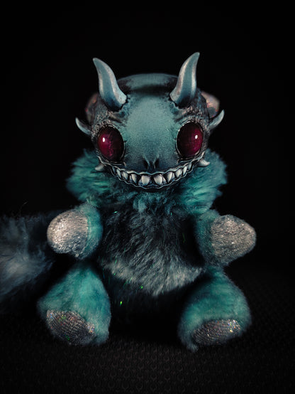 Pophibun - FRIENDPHIBIAN Cryptid Art Doll Plush Toy