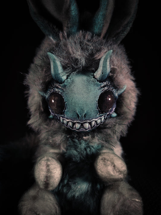 Fogishrun - FRIENDPHIBIAN Cryptid Art Doll Plush Toy