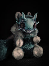 Load image into Gallery viewer, Fogishrun - FRIENDPHIBIAN Cryptid Art Doll Plush Toy

