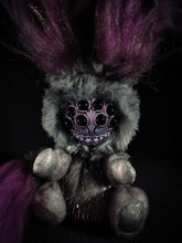 Load image into Gallery viewer, Pithobia - FRIECHNID Cryptid Art Doll Plush Toy
