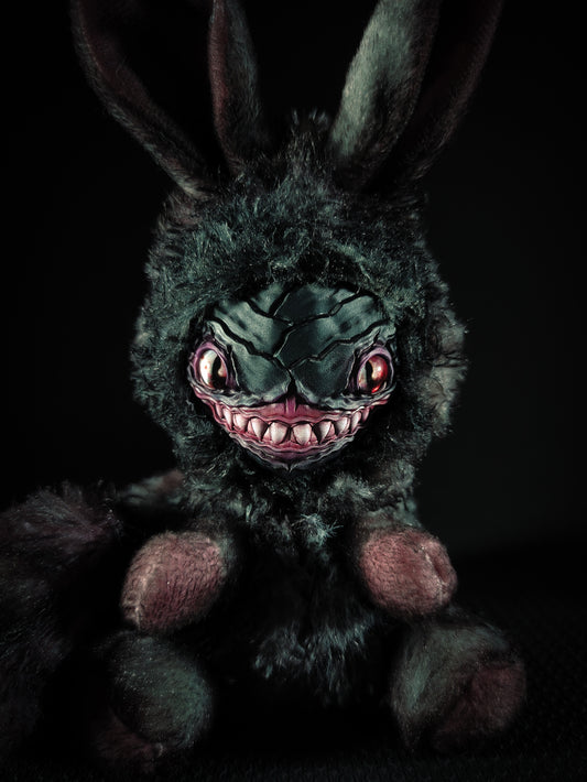 Yijiik - FREAPERS Cryptid Art Doll Plush Toy