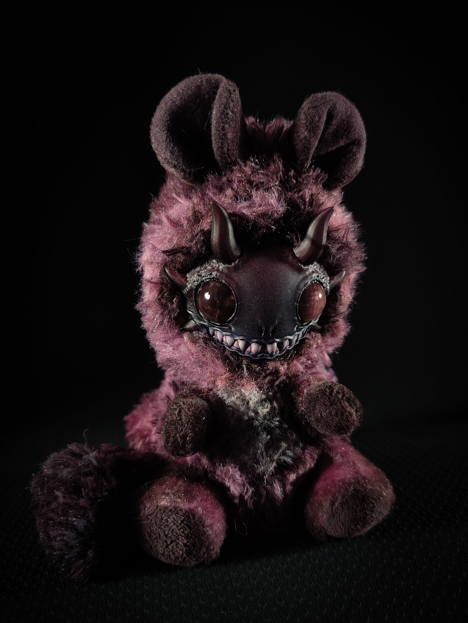 Gainketh - FRIENDPHIBIAN Cryptid Art Doll Plush Toy