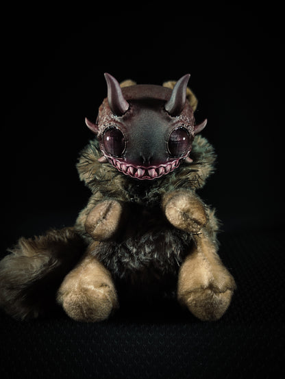 Ashindo - FRIENDPHIBIAN Cryptid Art Doll Plush Toy