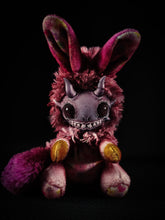 Load image into Gallery viewer, Glongoer - FRIENDPHIBIAN Cryptid Art Doll Plush Toy

