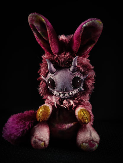 Glongoer - FRIENDPHIBIAN Cryptid Art Doll Plush Toy