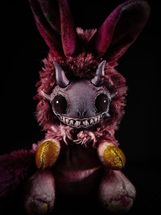 Glongoer - FRIENDPHIBIAN Cryptid Art Doll Plush Toy