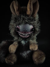 Load image into Gallery viewer, Gahuour - Spritelet Cryptid Art Doll Plush Toy
