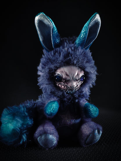 Meerungeheuer - FOUNDING FRIEND Cryptid Art Doll Plush Toy