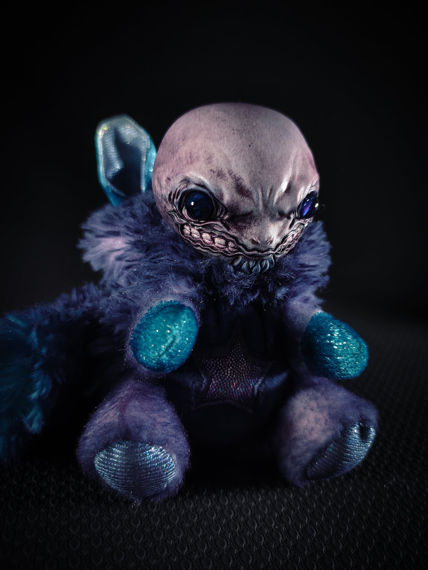 Meerungeheuer - FOUNDING FRIEND Cryptid Art Doll Plush Toy