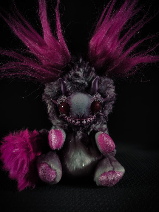 Viciolet - FRIENDPHIBIAN Cryptid Art Doll Plush Toy