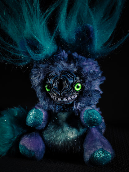 Dethbell - FLOWER FRIEND Cryptid Art Doll Plush Toy
