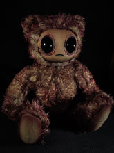 Load image into Gallery viewer, Meeporo (Fleshy n&#39; Itchy Ver.) - Monster Art Doll Plush Toy
