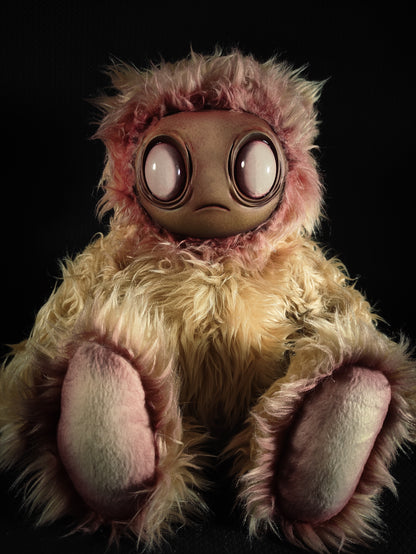 Meeporo (Bleeding Floof Ver.) - Monster Art Doll Plush Toy