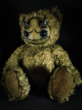 Load image into Gallery viewer, Azagarr (Acid Downpour Ver.) - Monster Art Doll Plush Toy
