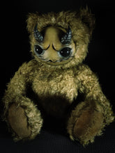 Load image into Gallery viewer, Azagarr (Acid Downpour Ver.) - Monster Art Doll Plush Toy
