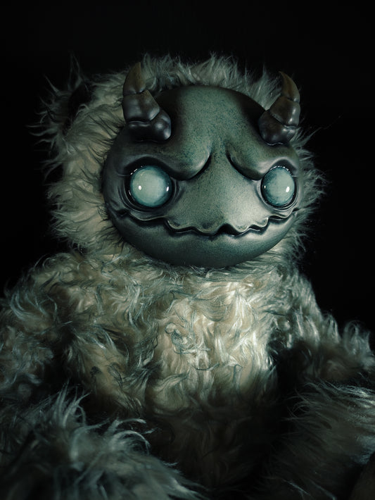 Azagarr (Frostbite Ver.) - Monster Art Doll Plush Toy