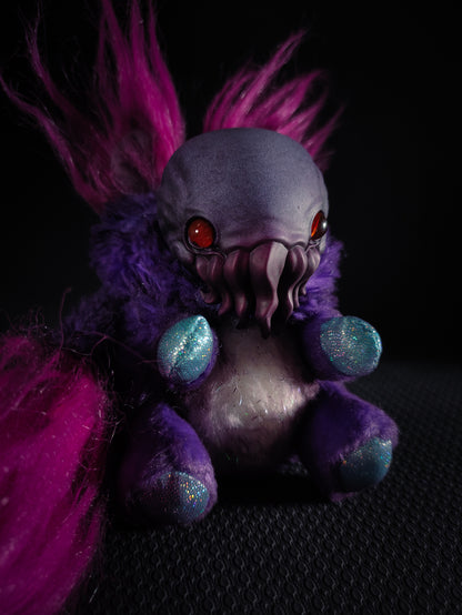 Juiticul - FRIENDTHULU Cryptid Art Doll Plush Toy