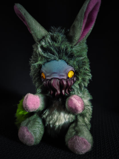 Gloamari - FRIENDTHULU Cryptid Art Doll Plush Toy