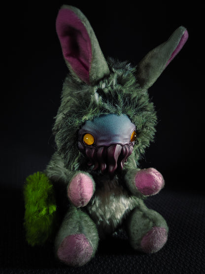 Gloamari - FRIENDTHULU Cryptid Art Doll Plush Toy