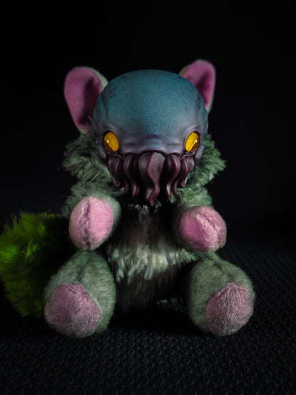 Gloamari - FRIENDTHULU Cryptid Art Doll Plush Toy