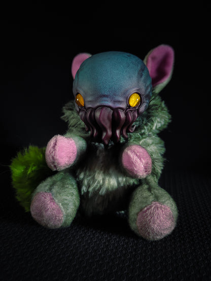 Gloamari - FRIENDTHULU Cryptid Art Doll Plush Toy