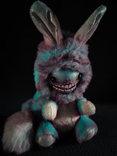 Load image into Gallery viewer, Cyatrax - Spritelet Cryptid Art Doll Plush Toy
