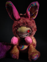 Load image into Gallery viewer, Ritsku - Spritelet Cryptid Art Doll Plush Toy
