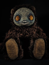 Load image into Gallery viewer, Ningen (Gold Gaze Ver.) - Monster Art Doll Plush Toy

