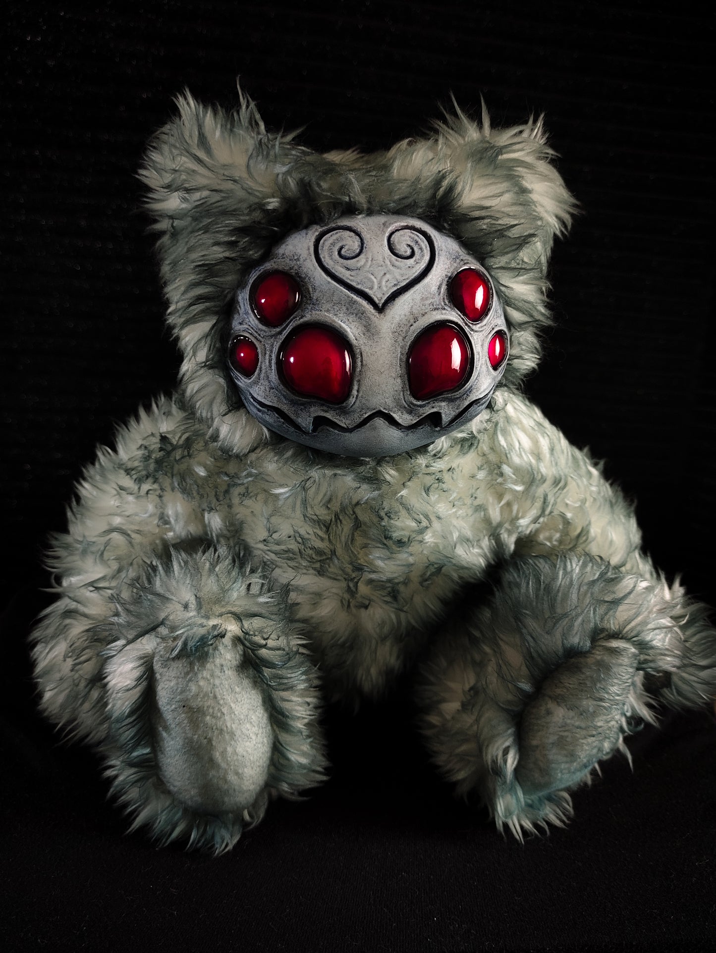 Arakobe (Albino Arachnid Ver.) - Monster Art Doll Plush Toy