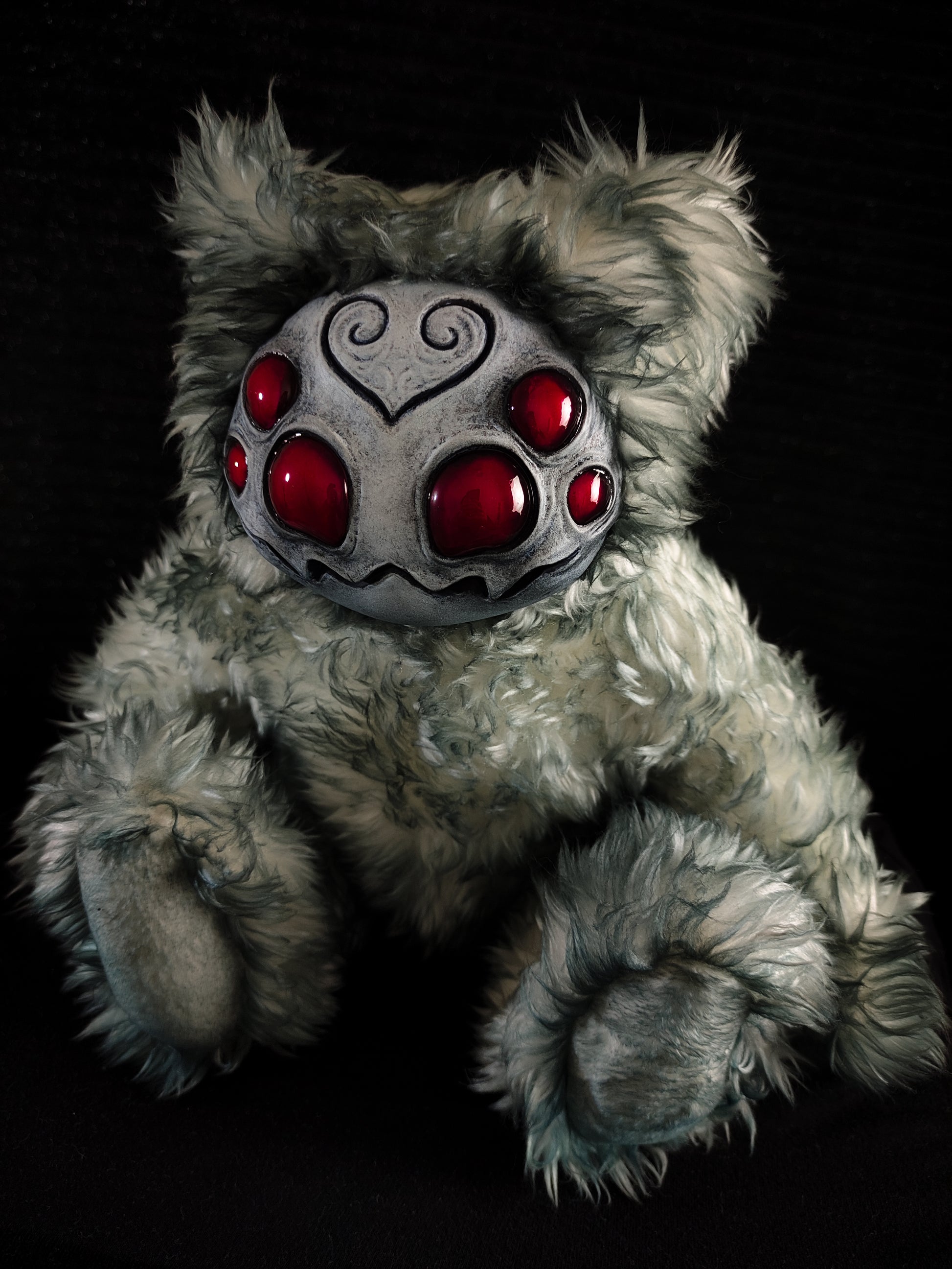 Arakobe (Albino Arachnid Ver.) - Monster Art Doll Plush Toy